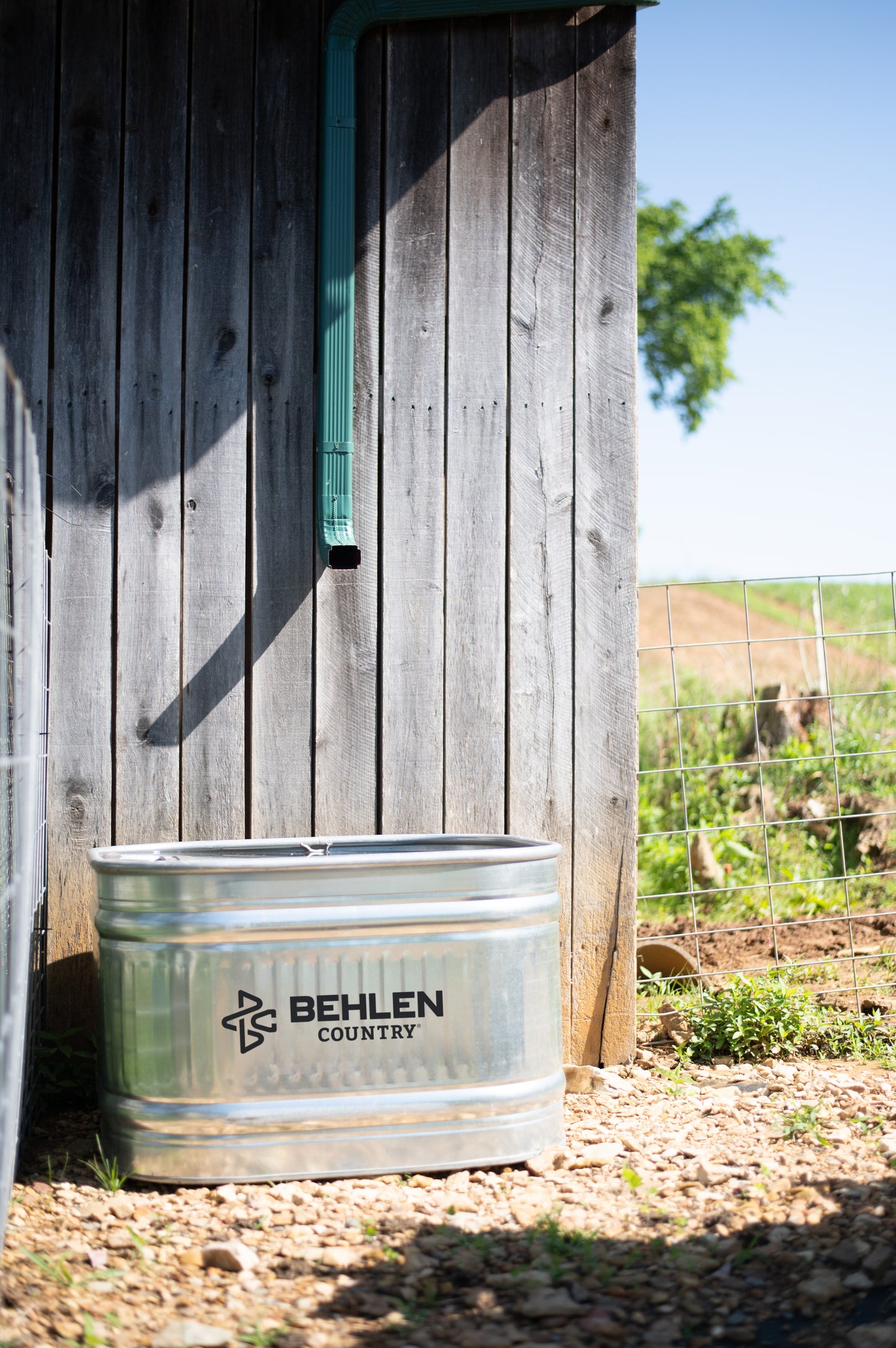 100 Gallon Behlen Country 2' x 2' x 4' Farmstead Oval Galvanized Tank (MPN: 50130028)