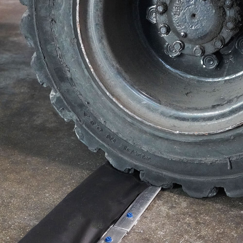 12'L Enpac Drive-Over Modular Diverter Berm Kit, Black (MPN: 48-212-BK-DBKIT)