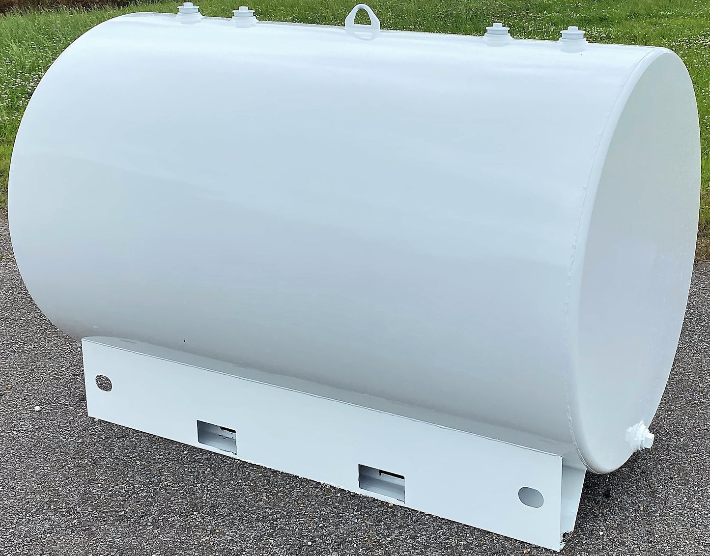300 Gallon Newberry Farm Skid Fuel Tank – Agricultural Fuel Storage Solution (SKU: NB00300FTS03812G)