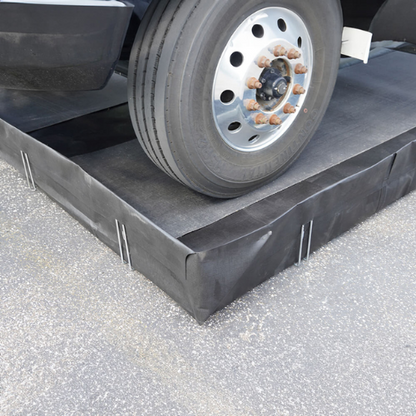 ENPAC 15'x50'x1' L-Bracket Spill Containment Berm (MPN: BD-1550-WB-L)