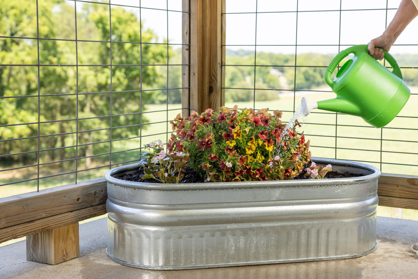 30 Gallon Behlen Country 40" x 34" x 12" Shallow Farmstead Triangle Stock Galvanized Tanks (MPN: 50140048)