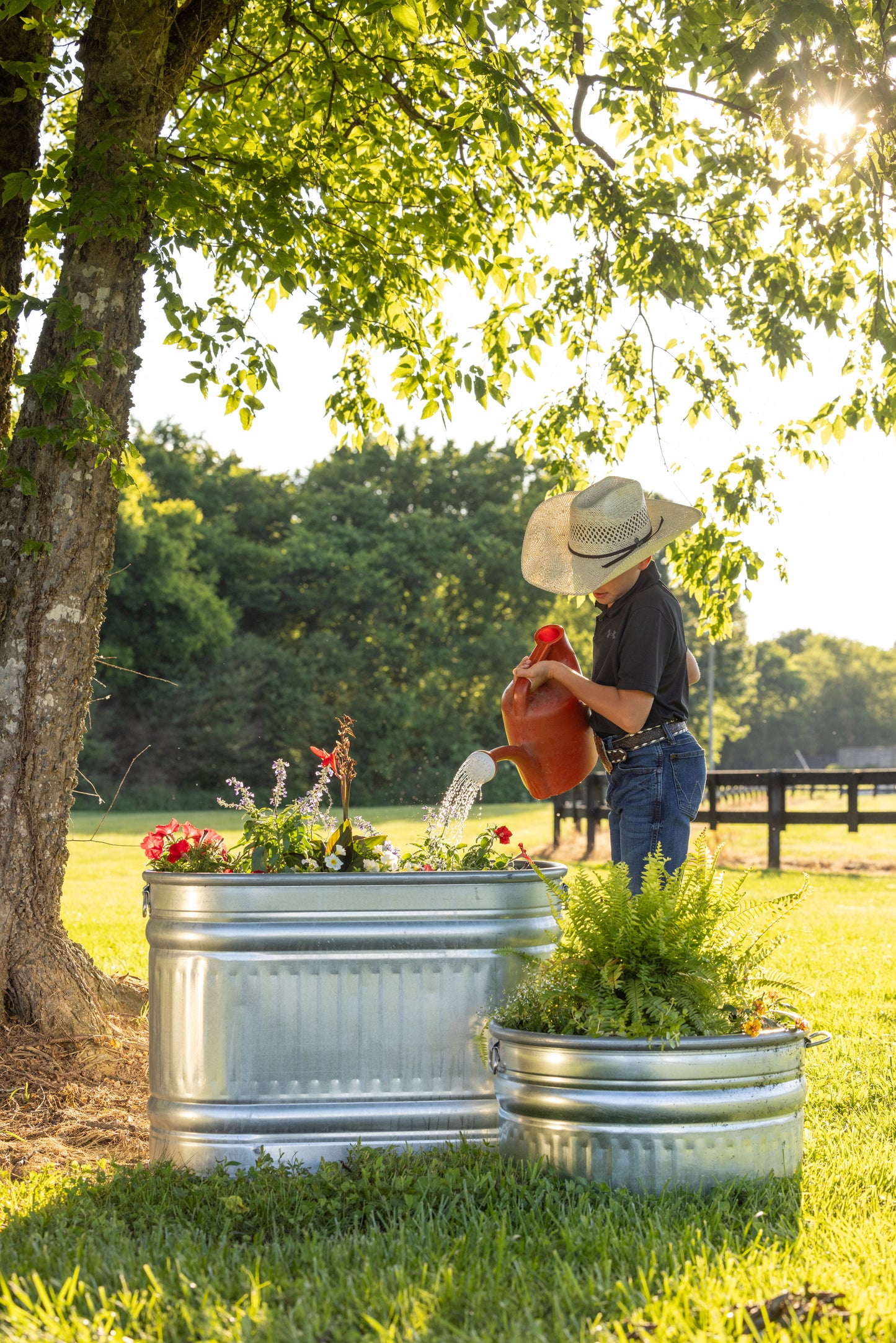 25 Gallon Behlen Country 18" x 35" x 24" Farmstead Utility Stock Galvanized Tanks (MPN: 50140018)