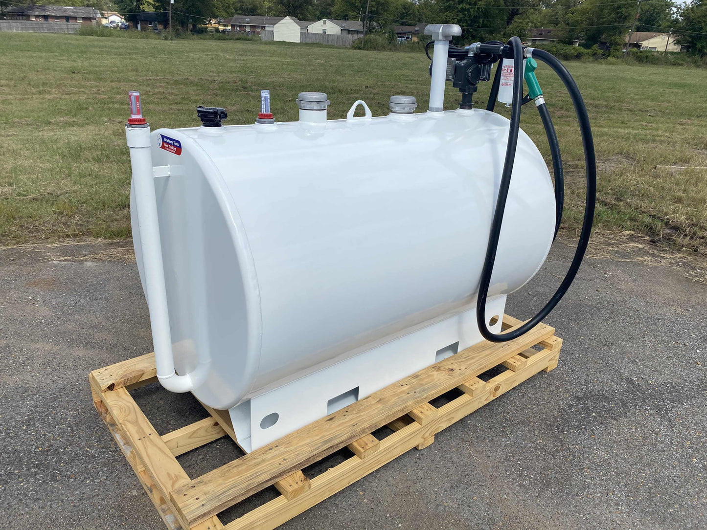 Newberry 300 Gallon Single Wall Farm Tank Package with 12V GPI Pump (SKU: NB00300FTSPACKAGE)